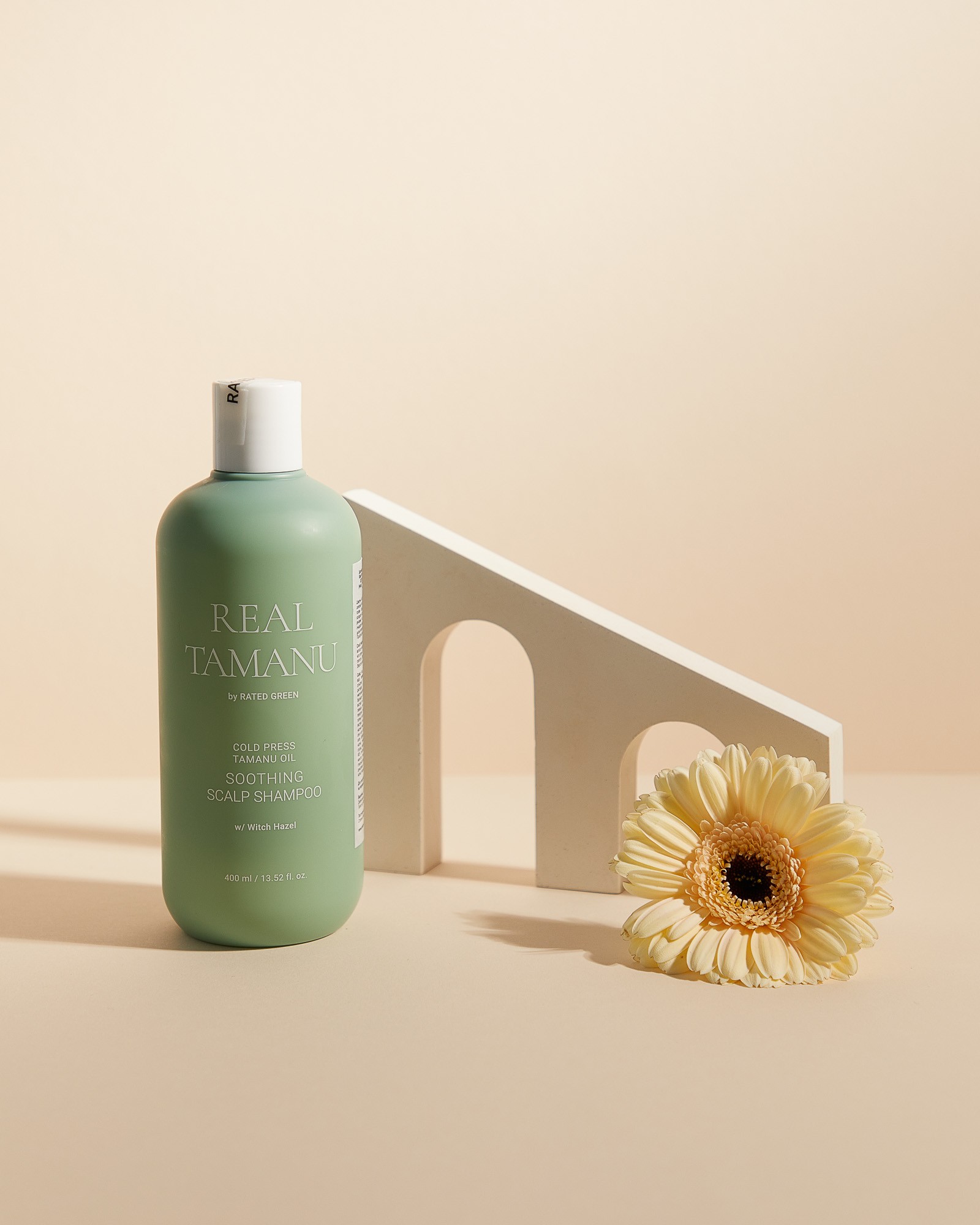 Шампунь успокаивающий для волос с маслом таману Real Tamanu Oil Soothing Scalp Shampoo Rated Green 400 мл — фото №4