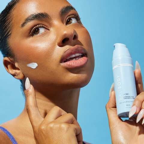 Зволожуючий сонцезахисний крем для обличчя Hydrating Face Sunscreen SPF50+ Bali Body 50 ml — фото №3