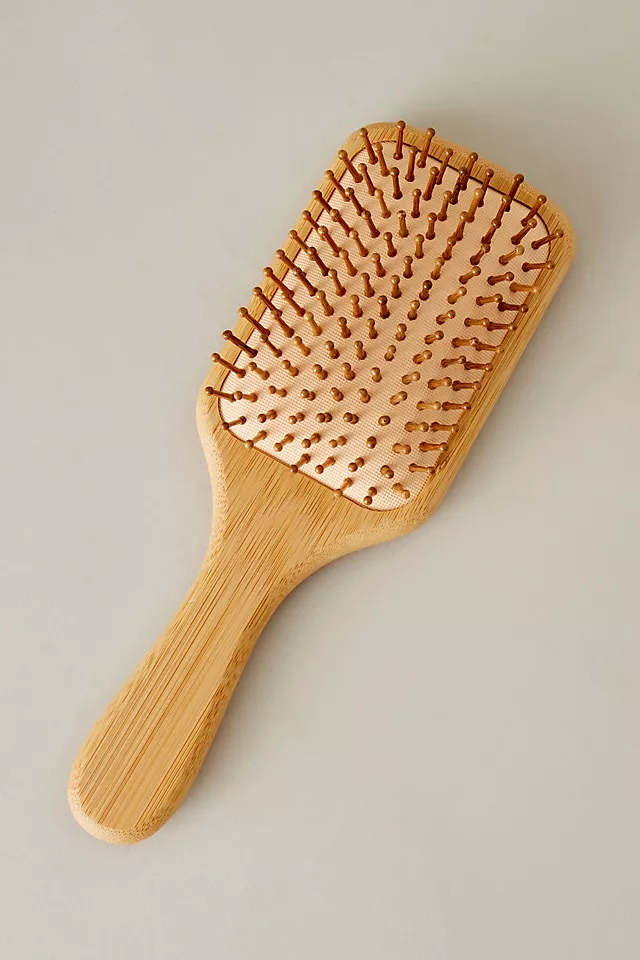 Бамбуковая щетка для волос Bamboo Paddle Brush in Pink Sugar «Pink Sugar» Emi Jay 1 шт — фото №2