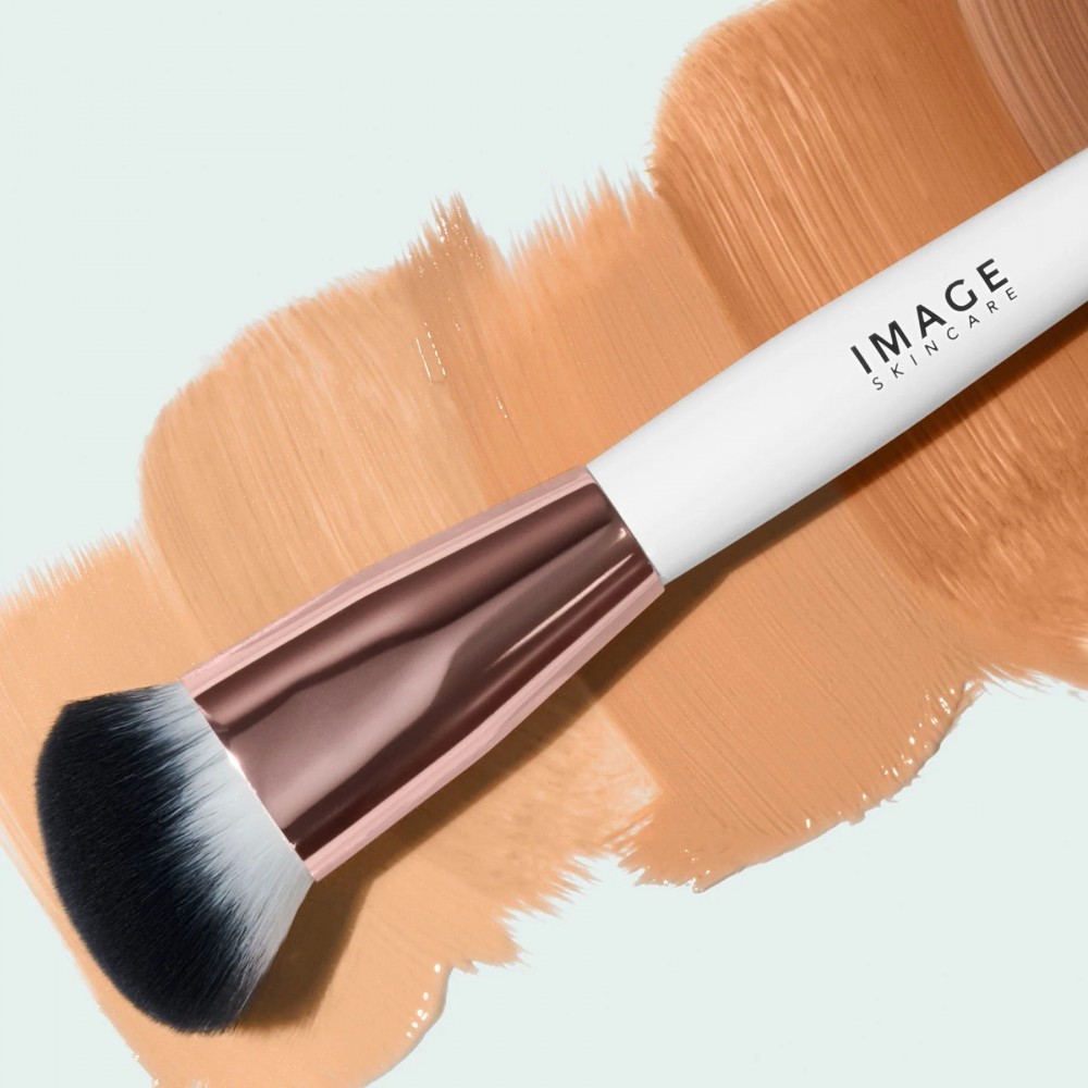 Пензлик для макіяжу I Beauty Flawless Foundation Brush Image Skincare 1 шт — фото №2