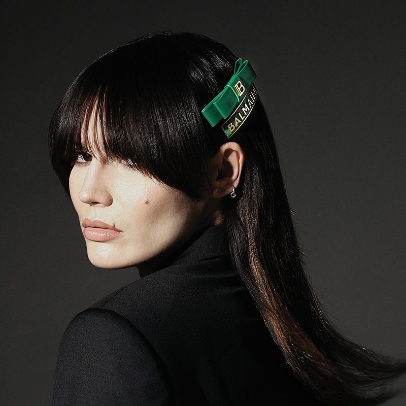 Заколка-автомат зелёная «Бант» Balmain Barrette pour Cheveux Bow Green & Gold FW22 1 шт — фото №4